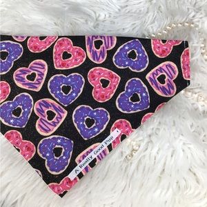 🐶 4 for $16 DOG BANDANA ( Sparkle sugar Cookies 💕)
